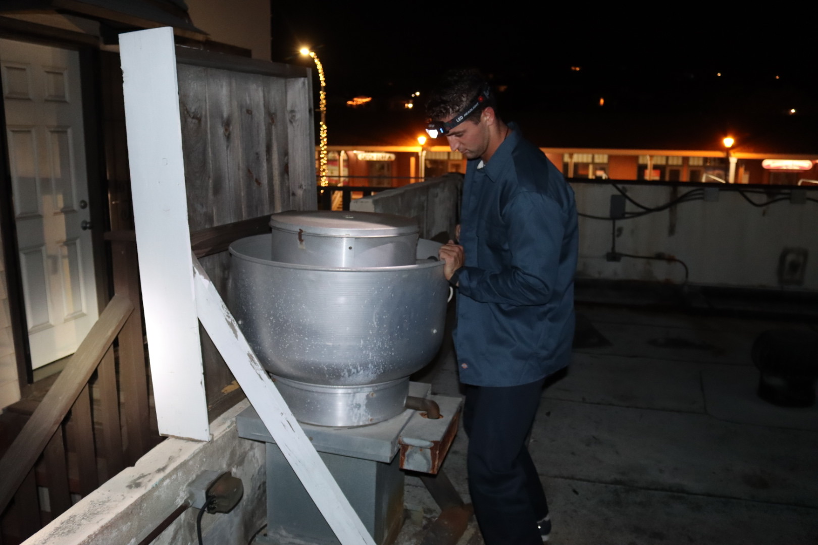 After Hours Hood Cleaning San Diego: Nighttime Service for Restaurants and Bars